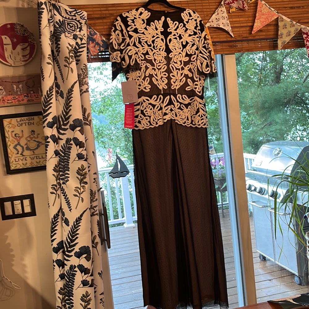 Brand new with tags. Stunning gown. Size 14. - Picture 2 of 6